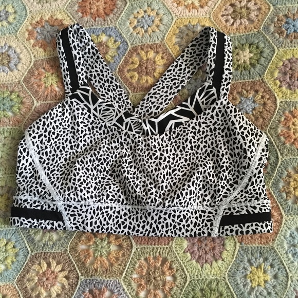 Lululemon Rack Pack Bra Miss Mosaic White Posey Black White Black 6 - Picture 4 of 5